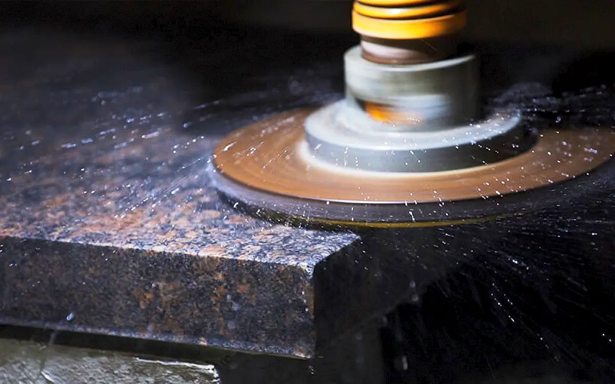 От прошлого к будущему путь вымощен камнем